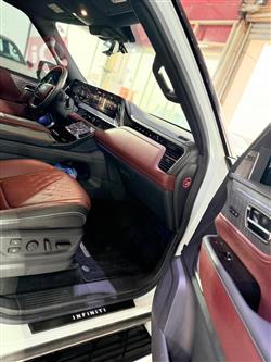 إنفينيتي QX80